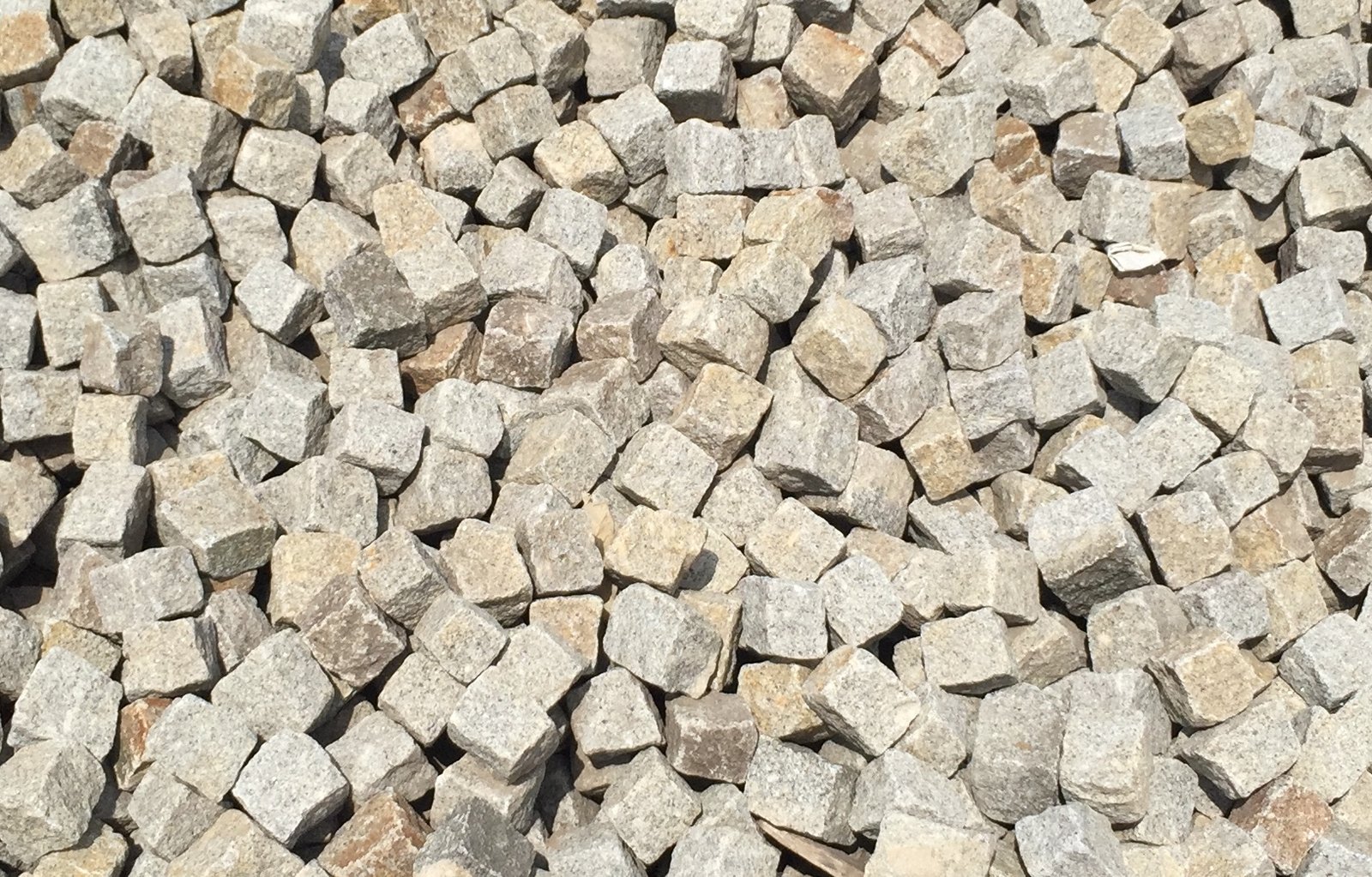 Granitpflaster 7/9cm hellgrau, dunkelgrau, gelb pro Tonne (ca. 5,5 qm / 700 STCK / to)